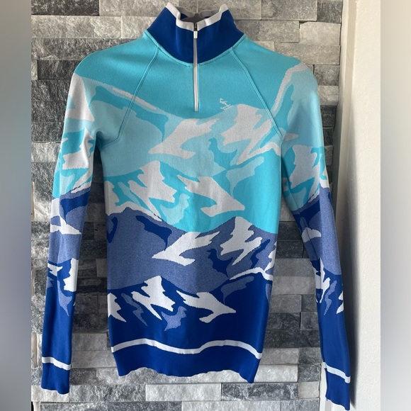 Women’s SWEATY BETTY 1/4 Zip Ski Baselayer Mountain Scene Top-Blue-Small - Picture 1 of 6